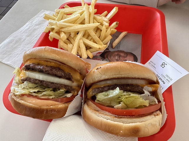 【In-N-Out Burger｜カリフォルニア発！シンプル＆絶品な大人気バーガー】