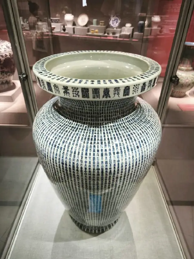 A serious and professional university exhibition hall