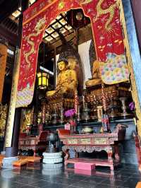 สายมูห้ามพลาด! วัดพระหยกขาว (Jade Buddha Temple) 
