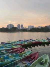 🚣‍♀️🌳 Lake Titiwangsa – KL’s Coolest Lakeside Playground! 🌊🌞