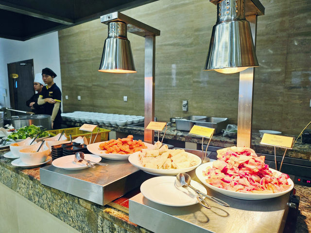 【峴港美溪沙灘首選】住進巴洛那飯店，海景第一排的度假夢！