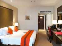 チェンマイの中心で快適ステイ – Mövenpick Suriwongse Hotel