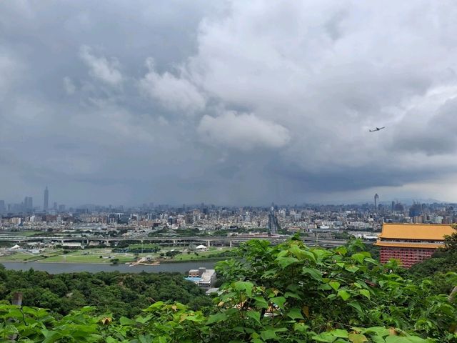 Explore the Jiantan Mountain Observatory near Jiantan MRT station in Taipei, Taiwan