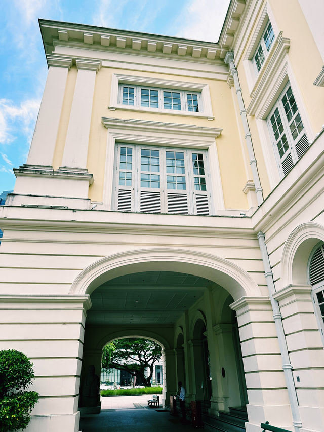 Colonial Grace Meets Cultural Depth – Outside the Asian Civilisations Museum