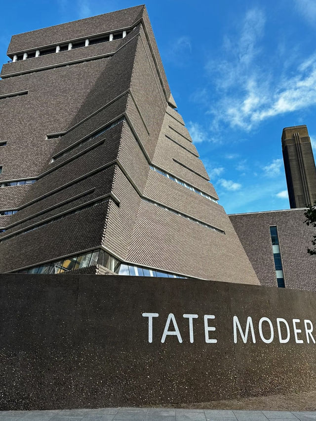 🖼️🌫️ Tate Modern