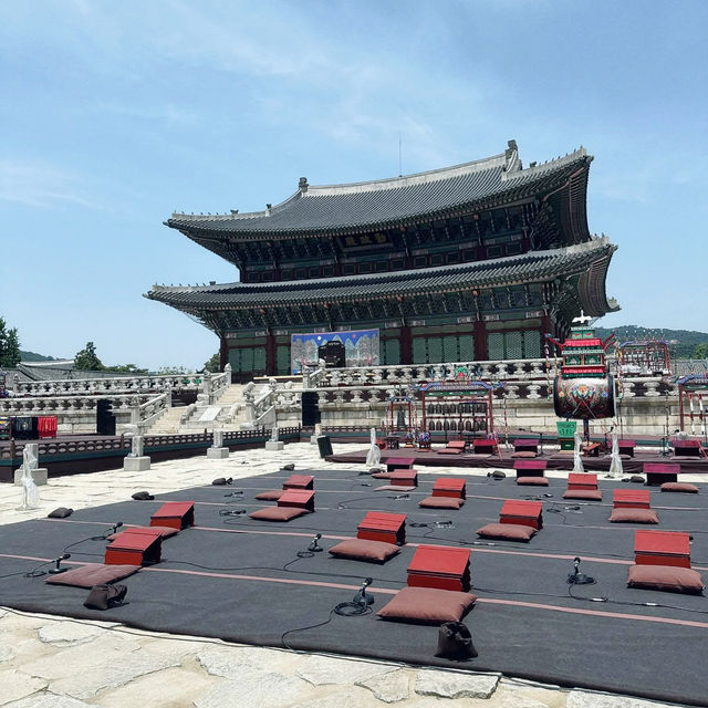 Timeless Majesty: Exploring Gyeongbokgung Palace 🇰🇷