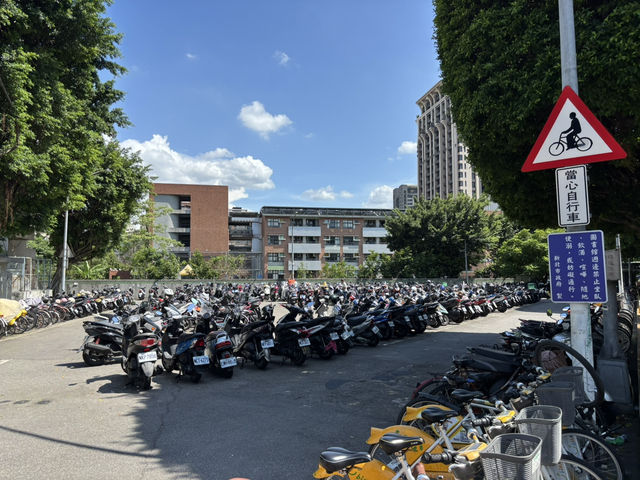 新北市-市立圖書館三重分館（歷史建築 × 重建前紀錄 × 騎車族友善景點）