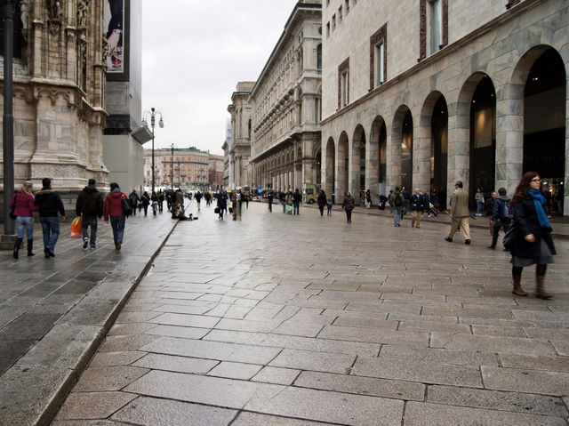 🚶‍♂️Strolling Through History – Piazza del Duomo, Milan