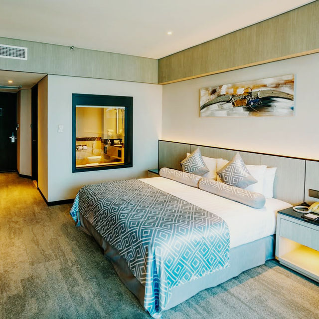 Harbour Views and Refined Horizons