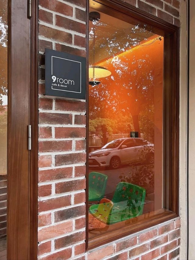 9room Cafe & Decor
