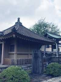 【東京都　北区　芥川龍之介ゆかりの地・田端の坂道と寺社の数々。赤紙仁王尊】
