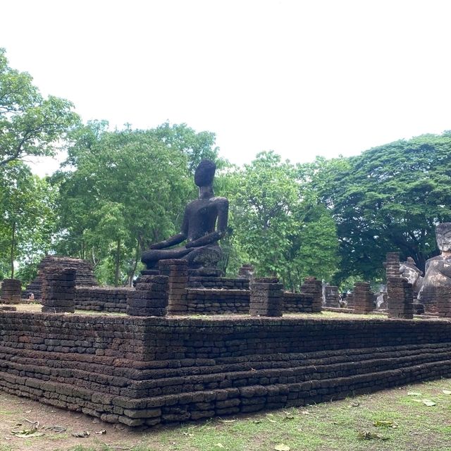 อุทยาน ประวัติศาสตร์มรดกโลก  กําแพงเพชร
