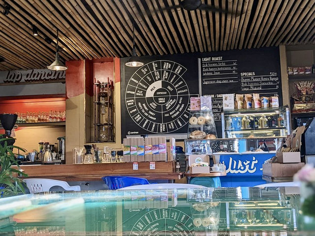 Seniman Coffee Studio