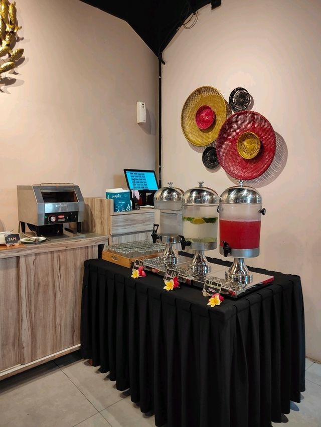 🍽️ Udupi Breakfast Elegance at Sunshine Hotel