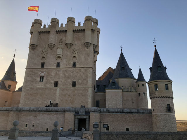 🏰 住進歷史的時光之窗｜Parador de Segovia & 賽哥維亞的慢時光