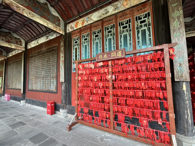 🌿 Escape to Dujiangyan 都江堰 — Where Nature, History & Serenity Meet
