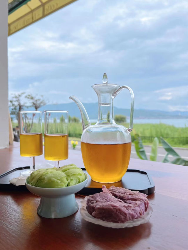 🌸 Chill & Chew in Dali — A Half-Day Food & Culture Walk