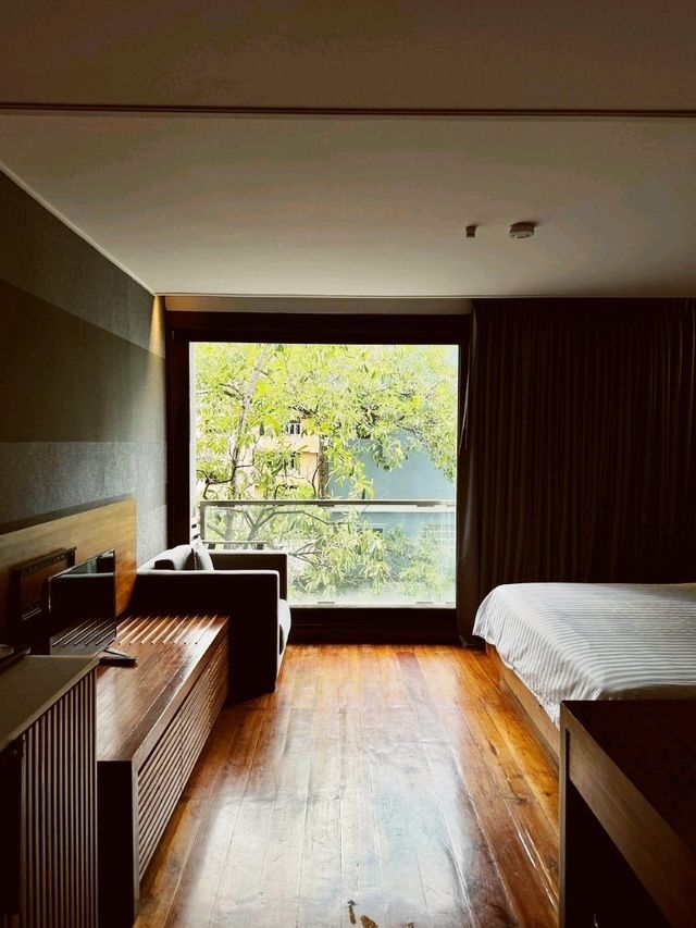 LUXX Langsuan Hotel