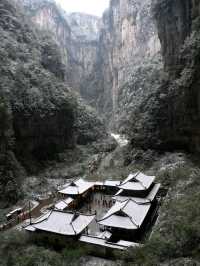 “Wulong Karst: Chongqing’s UNESCO-Kissed Gorge of Dragon‑Bridges, Caves & Mystical Tiankeng Wonders”