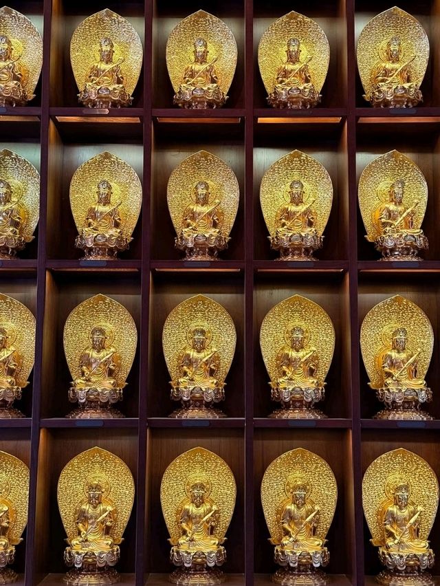 Peaceful Moments and Beautiful Statues at Jade Buddha Temple Shanghai