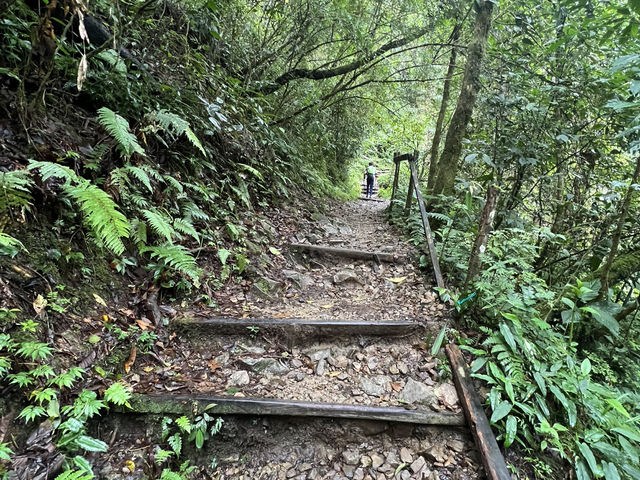 🌄 登上KK山的絕美旅程！