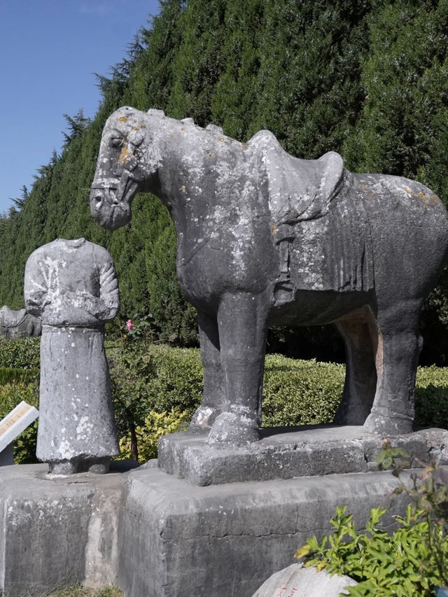 🏯 Qianling Mausoleum — Resting Place of China’s Only Empress 🏯 Qianling Mausoleum — Resting Place of China’s Only Empress