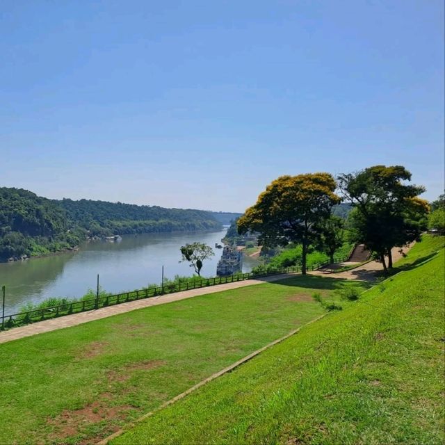 Discovering the Charm of Puerto Iguazú Discovering the Charm of Puerto Iguazú