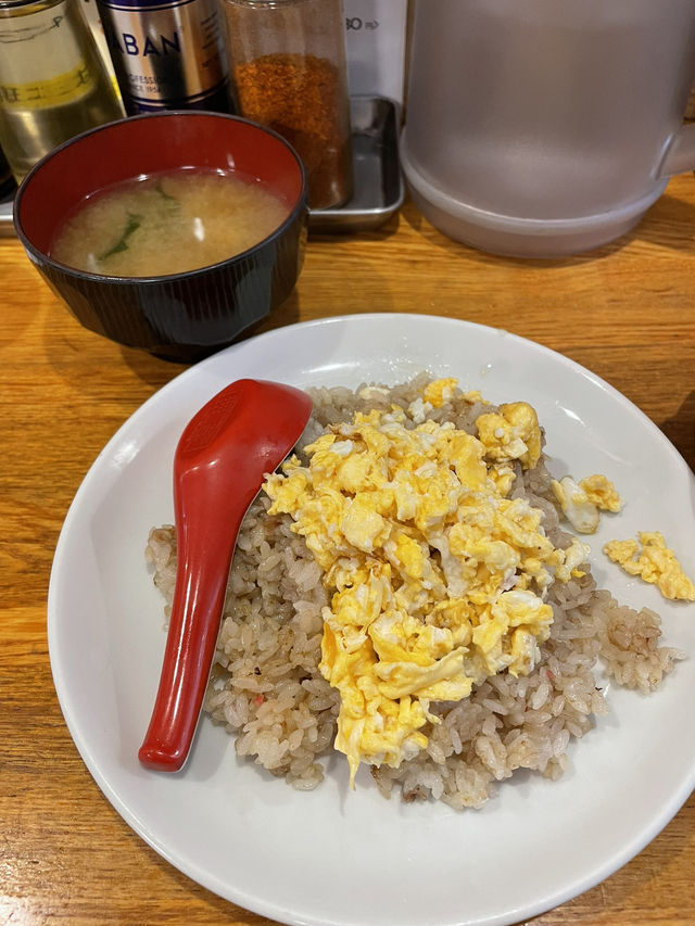 【東京】開店前から大行列ができる人気の絶品焼き餃子🥟 【東京】開店前から大行列ができる人気の絶品焼き餃子🥟