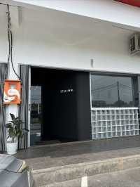 Stainn Cafe, Stylish Comfort with a Local Twist in Batam