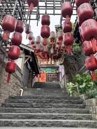 十八梯: Chongqing’s Ultimate Mix of Culture, Shopping, and Sips 🎭🛍️