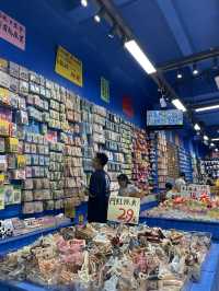 🛍️ Blue Art Tree – Chunxi Road, Chengdu
