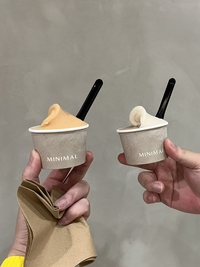 台中｜MINIMAL 冰淇淋——全世界第一間摘下米其林一星的「冰店」：把一杯冰做成一場專注的演出 🍨⭐️