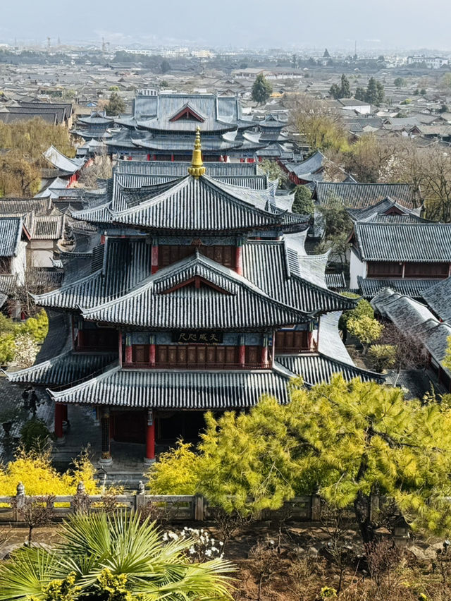 《木府：麗江古城的靈魂殿堂》 