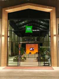 ✈️ “Colorful Comfort Before Takeoff: ibis Styles Sepang KLIA”
