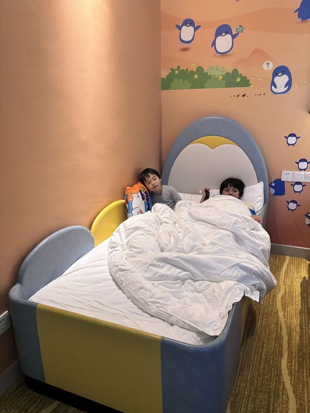  Chimelong Penguins Hotel