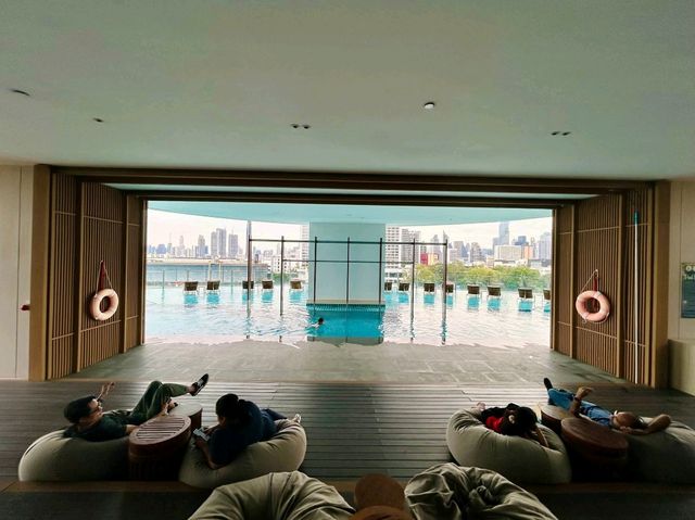 รีวิวโรงแรม Millinium Hilton Bangkok