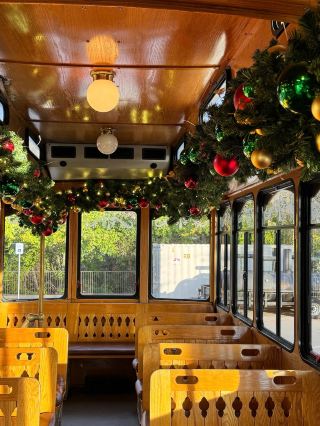 การแสดงกายกรรมคริสต์มาสที่ Gaylord Texan