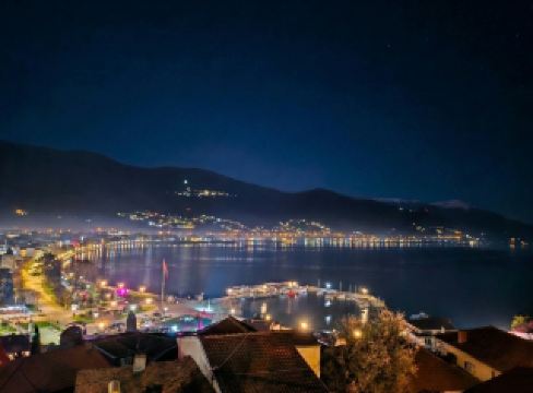 🇲🇰 เดินเล่นยามค่ำคืนในโอห์ริด ล้อมรอบด้วยทะเลสาบที่ดูคล้ายทะเล