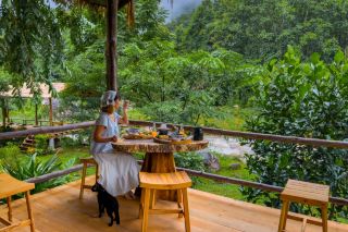 "Ikigawa Home" A Scenic Rice Field & Riverside Retreat in Bo Kluea, Nan.