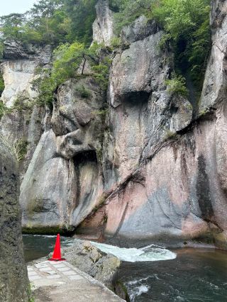 [Gunma] Why Does It Look Like a Demon? Exploring Hannya Rock and the Strange Formations of Fukiware Canyon.