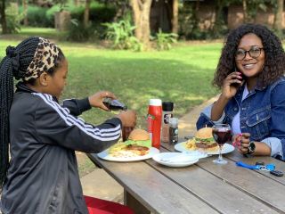 Barefoot Lodge and Safaris 🇲🇼 มื้อเที่ยง 😍