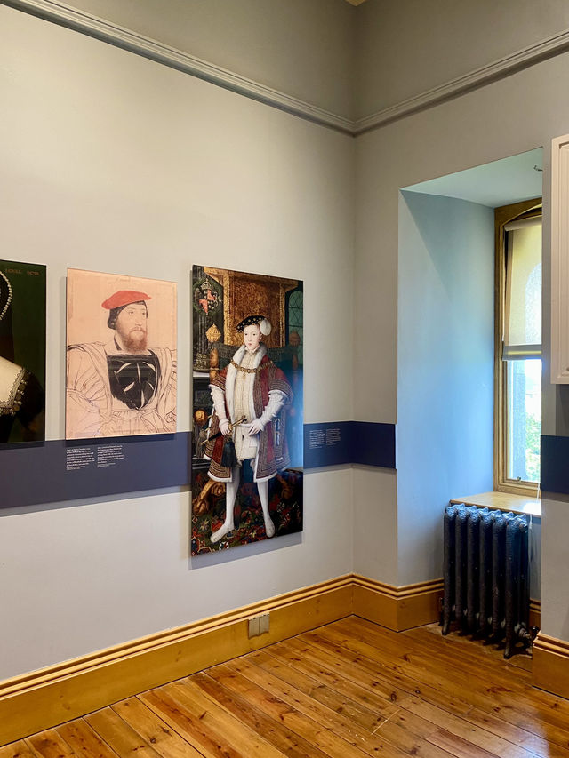 Kilkenny Castle: A Haven for Art Lovers 🎭🏰