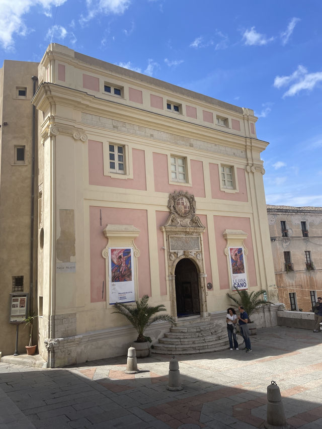 A Swanky City: Cagliari