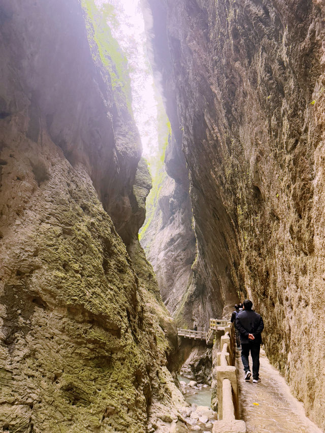 3-Day Chongqing Itinerary: Hotpot, Skyline Views, and Hidden Gems
