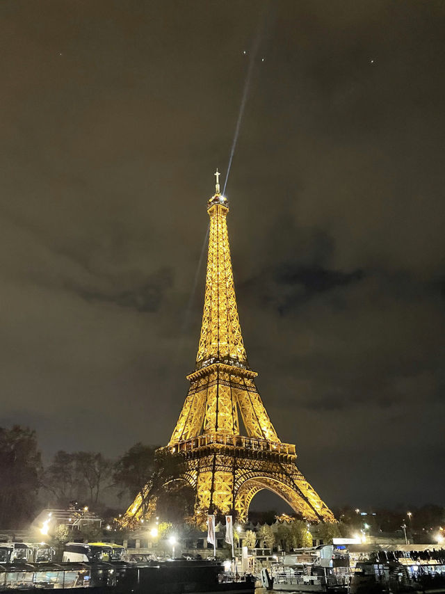 【パリ🇫🇷】節約派におすすめ！エッフェル塔を下から楽しむ3つの方法🗼