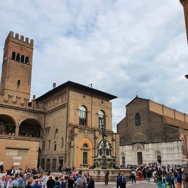 Bologna: A Tasty Journey Through Arches, Towers, and Tradition