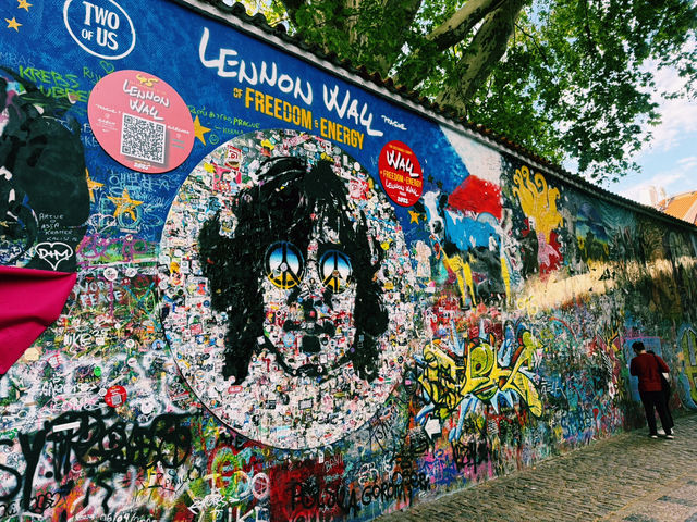 🎨 Lennon Wall: Where Prague Speaks in Color