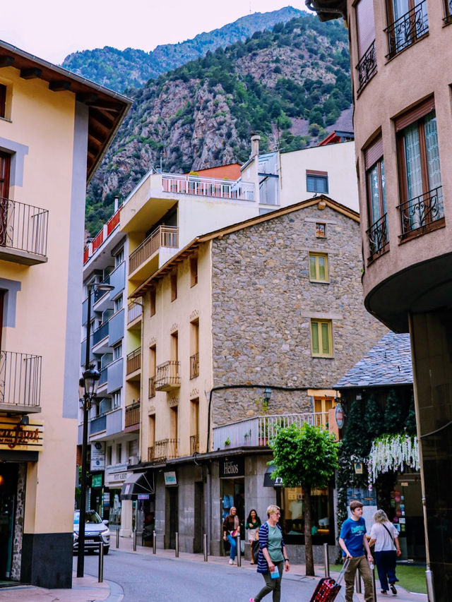 ⛰️🏞️ Andorra on a Budget: Epic Nature & Culture Without the Price Tag!
