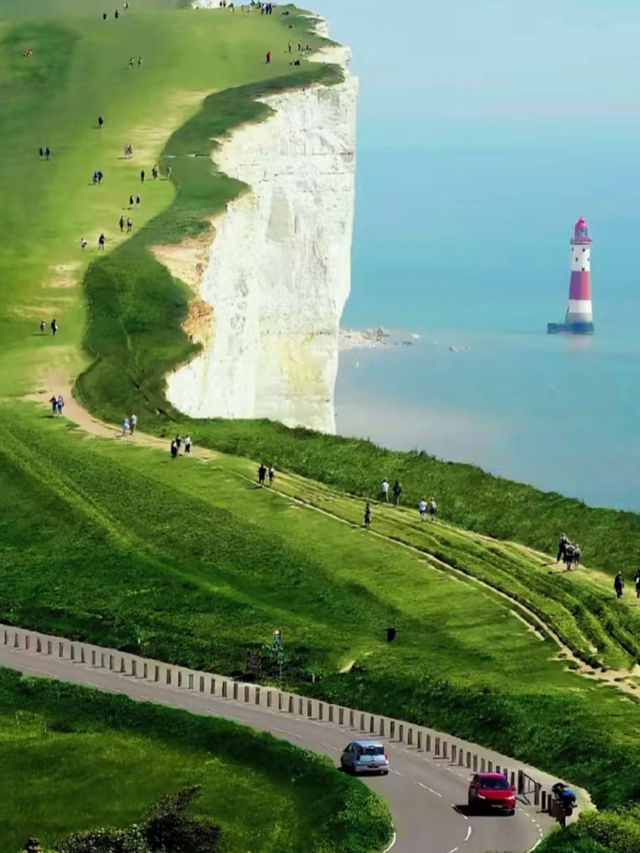 The Majestic White Cliffs: Nature’s Stunning Masterpiece