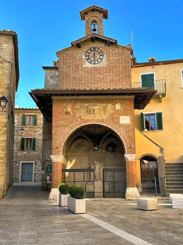 🌿 Thermal Serenity in the Heart of Tuscany – Serre di Rapolano, Italy